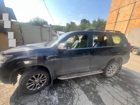 2017 Toyota Land Cruiser Prado 150 Series Рестайлинг 2, чёрный, 3360000 рублей, вид 5