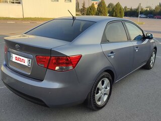 2009 Kia Cerato 5-speed II, серый, 795000 рублей, вид 4