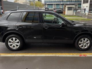 2014 Volkswagen Touareg II, чёрный, 2500000 рублей, вид 4