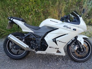 2011 Kawasaki Ninja 250R, белый, 315000 рублей, вид 3