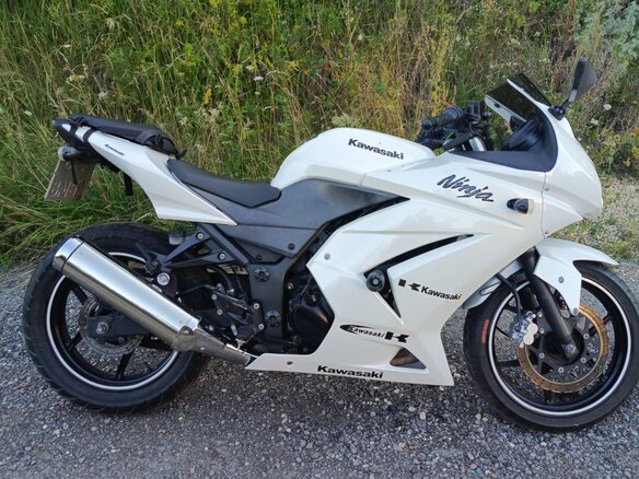 2011 Kawasaki Ninja 250R, белый, 315000 рублей - вид 2