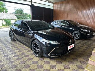 2021 Toyota Camry VIII (XV70) Рестайлинг, чёрный, 4150000 рублей, вид 1
