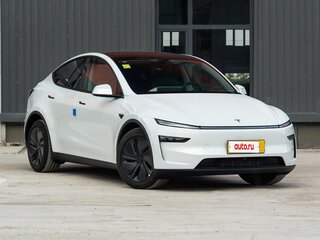 2025 Tesla Model Y Long Range I Рестайлинг, белый, 7639800 рублей, вид 4