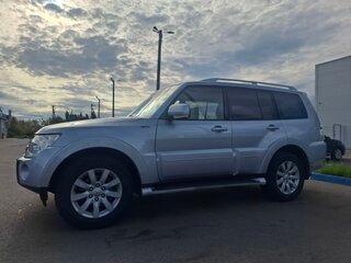 2011 Mitsubishi Pajero IV Рестайлинг 1, серебристый, 1700000 рублей, вид 3