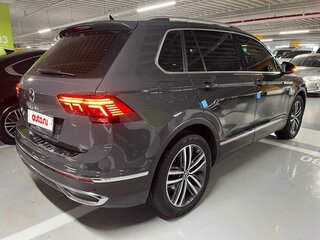 2022 Volkswagen Tiguan II Рестайлинг, серый, 2830099 рублей, вид 3