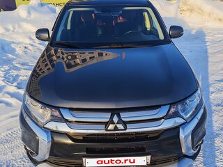 2018 Mitsubishi Outlander III Рестайлинг 2, серый, 1530000 рублей, вид 2