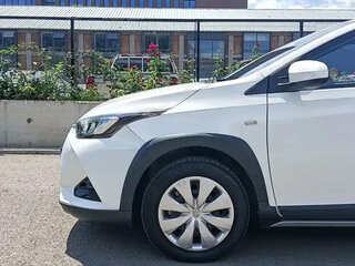 2022 Toyota Yaris L X XP150 Рестайлинг, белый, 1140000 рублей, вид 5