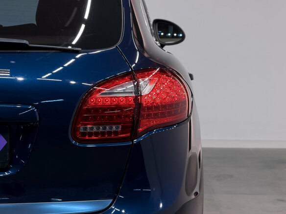 2010 Porsche Cayenne Diesel II (958), синий, 2649000 рублей - вид 23