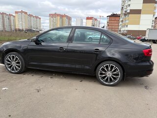2015 Volkswagen Jetta VI Рестайлинг, чёрный, 830000 рублей, вид 4