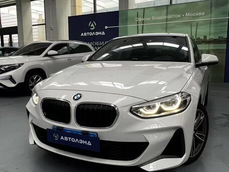 2023 BMW 1 серии 120i III (F52) Рестайлинг, белый, 2000000 рублей, вид 1
