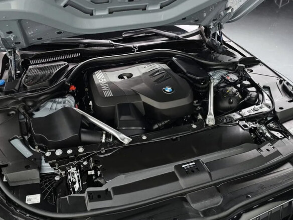 2025 BMW 5 серии 530i VIII (G60/G61/G68), серый, 8569000 рублей - вид 5