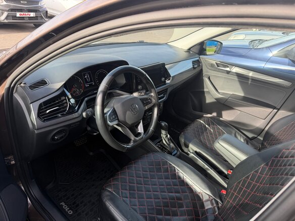 2022 Volkswagen Polo VI, коричневый, 1700000 рублей - вид 14