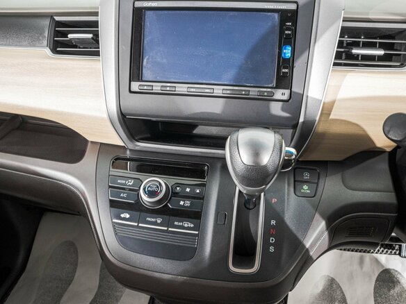 2017 Honda Freed II, жёлтый, 1639000 рублей - вид 17