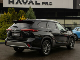 2025 Toyota Highlander IV (XU70), чёрный, 4988000 рублей, вид 4