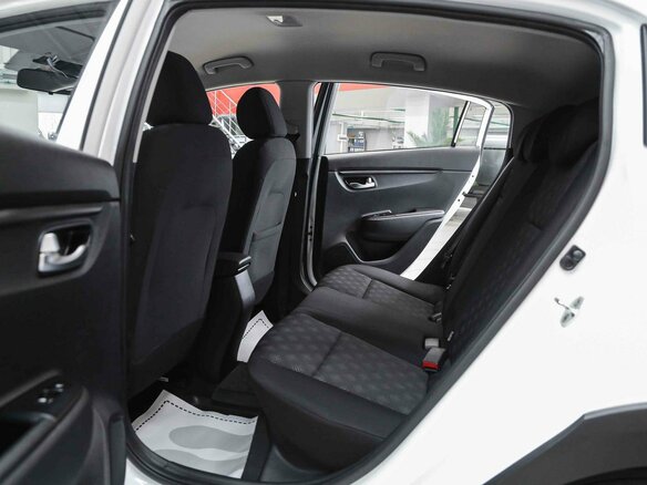 2020 Kia Rio X-Line IV, белый, 1450000 рублей - вид 6