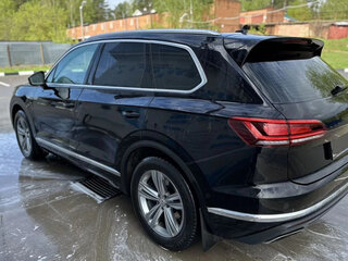 2019 Volkswagen Touareg III, чёрный, 3900000 рублей, вид 5