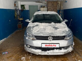 2014 Volkswagen Jetta VI Рестайлинг, серебристый, 1400000 рублей, вид 3