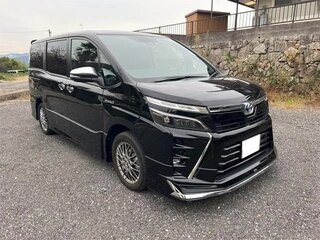 2021 Toyota Voxy III (R80) Рестайлинг, чёрный, 1767000 рублей, вид 1