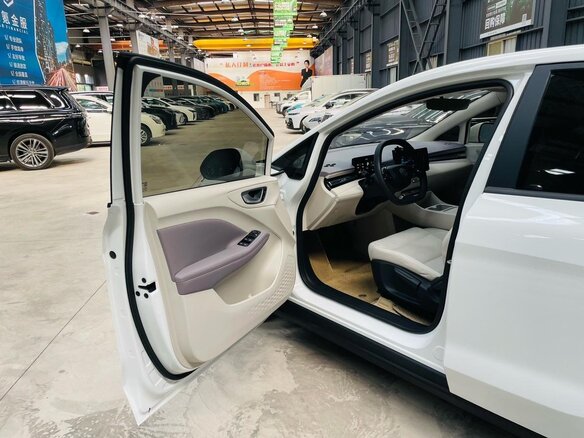 2025 MG 4 EV 42.8 kWh II, белый, 1480000 рублей - вид 11
