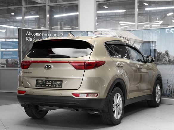 2017 Kia Sportage IV, коричневый, 1699000 рублей - вид 5