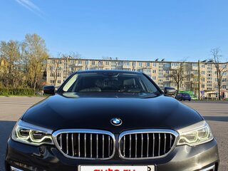 2019 BMW 5 серии 520d VII (G30/G31/G38), чёрный, 4200000 рублей, вид 3