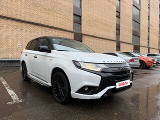 2022 Mitsubishi Outlander III Рестайлинг 3, белый, 2550000 рублей, вид 2