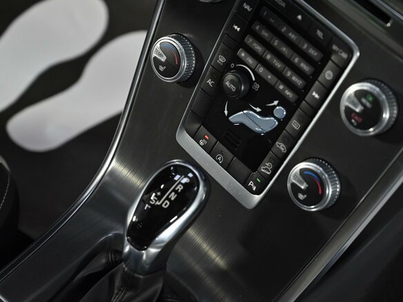 2016 Volvo XC60 I Рестайлинг, синий, 2015000 рублей - вид 9