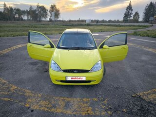 2001 Ford Focus I Рестайлинг, жёлтый, 315000 рублей, вид 3