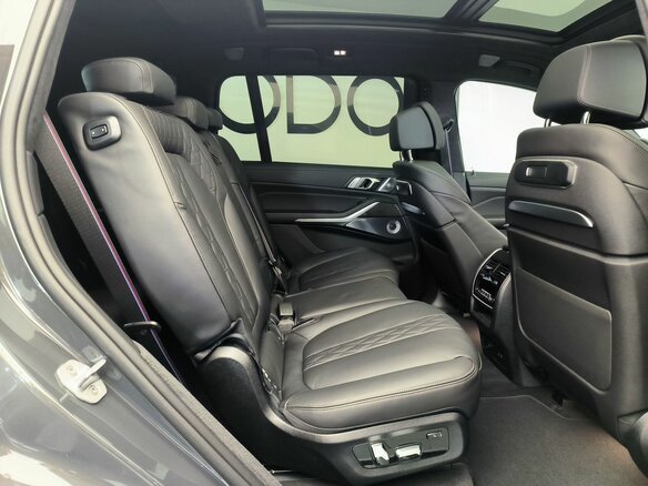 2026 BMW X7 40d I (G07) Рестайлинг, серый, 19250000 рублей - вид 12