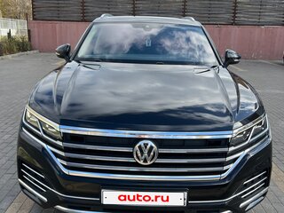 2019 Volkswagen Touareg III, чёрный, 5000000 рублей, вид 3