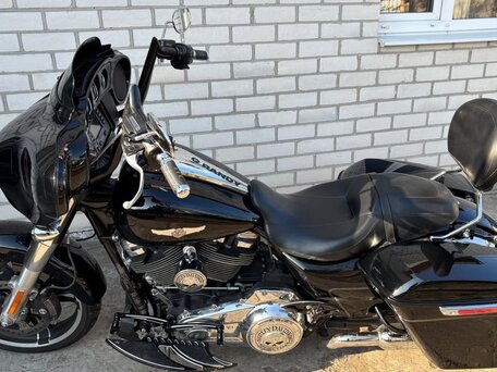 2018 Harley-Davidson Street Glide, чёрный, 1500000 рублей, вид 2
