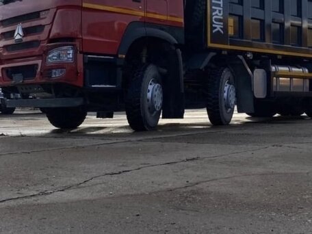 2023 Sinotruk Howo T5G, красный, 7500000 рублей, вид 2