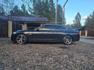 2010 BMW 5 серии 528i VI (F10/F11/F07), серый, 2500000 рублей, вид 3