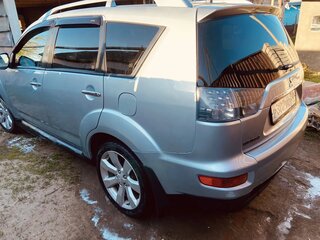 2010 Mitsubishi Outlander II Рестайлинг, серебристый, 1050000 рублей, вид 3