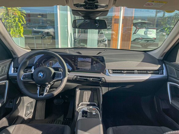 2026 BMW X1 Long 25Li xDrive III (U11/U12), белый, 6400000 рублей - вид 16