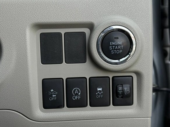 2016 Toyota Passo III, серый - вид 17