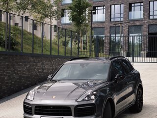2018 Porsche Cayenne III, серый, 4900000 рублей, вид 3