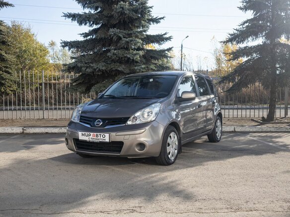 2013 Nissan Note I Рестайлинг, коричневый, 700000 рублей - вид 2