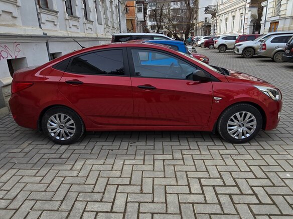 2015 Hyundai Solaris I Рестайлинг, пурпурный, 1300000 рублей