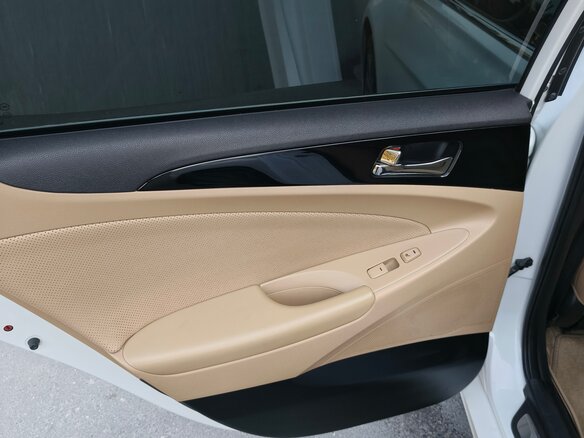 2011 Hyundai Sonata VI (YF), белый, 1320000 рублей - вид 12