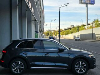 2021 Audi Q5 45 TFSI II (FY) Рестайлинг, серый, 3900000 рублей, вид 4