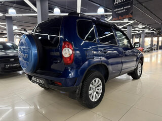2017 Chevrolet Niva I Рестайлинг, синий, 700000 рублей, вид 4