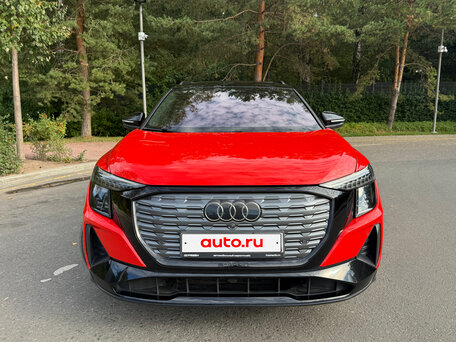 2022 Audi Q5 e-tron 50, красный, 4650000 рублей, вид 2