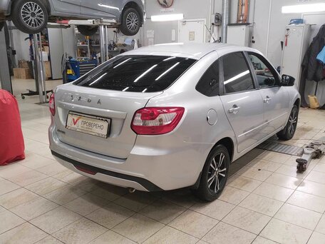 2025 Lada (ВАЗ) Granta I Рестайлинг, серый, 810000 рублей, вид 3