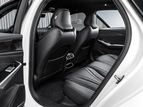 2024 Geely Preface I, белый - вид 16