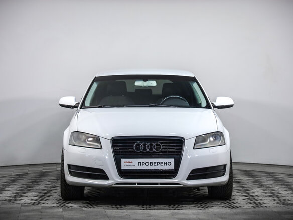 2010 Audi A3 II (8P) Рестайлинг 2, белый, 839000 рублей - вид 1