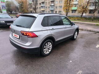 2020 Volkswagen Tiguan II, серый, 2550000 рублей, вид 3