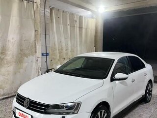 2015 Volkswagen Jetta VI, серебристый, 550000 рублей, вид 3