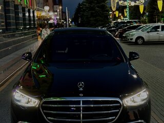 2020 Mercedes-Benz S-Класс 350 d Long 4MATIC VII (W223), чёрный, 8500000 рублей, вид 3