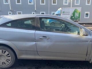 2010 Opel Astra GTC H Рестайлинг, серебристый, 650000 рублей, вид 3